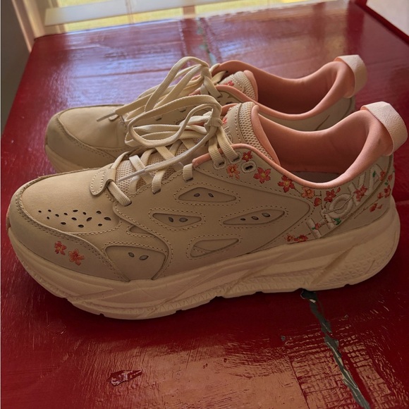 Hoka Shoes - Hoka Clifton L BP "Vibrant Bloom" sneaker in the vanilla and dry clay colorway